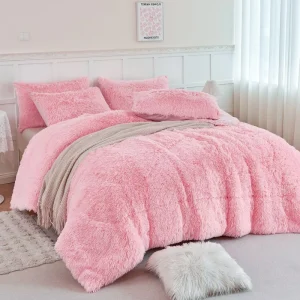 Trendy Modern Ultra-Soft Fluffy Quilt Set Comforter for Women Plush Polyester Material Bed Cover
