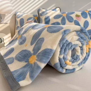 Ultra Soft and Warm Velvet Blanket Lightweight and Comfortable Flannel Throw Blanket for Sofa Beds