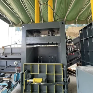 Vertical Baler Machine Hydraulic Baling Machine for Hay Grass Waste Plastic PET Bottles Cans Old Clothes Packaging