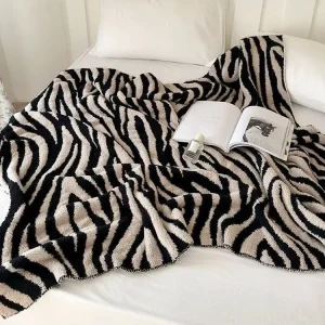 Vintage Black White Stripe Pattern Half Flannel Blanket Fluffy Knitted Bedding Home Decor Throw Skin Friendly Fabric Couch