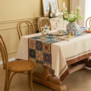Vintage Polyester Cotton Yarn Dyed Jacquard Ethnic Inspired Floral Customizable Dust Proof Table Runner