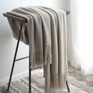 Warm Cozy Soft Lightweight Polyester Blanket for Bed Camping Travel Winter Nights Sofa Knitted Throw