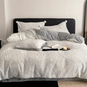 Warm Soft Fluffy Luxury Jacquard Rabbit Plush 4pcs Bedding Set Milk Velvet Winter 100% Polyester Duvet Cover Set with Pom Pom