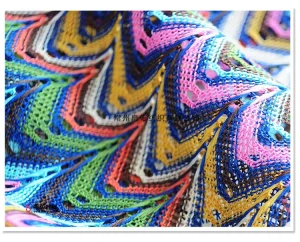 Warp Knitted 100% Polyester Yarn Dyed Jacquard Wave Fabric for Women Clothing