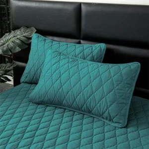 Waterproof Polyester Quilted Bed Pillow Cover Thick Comfortable Quilting for Bedroom 300TC Fitted Sheet Plain Style Folded