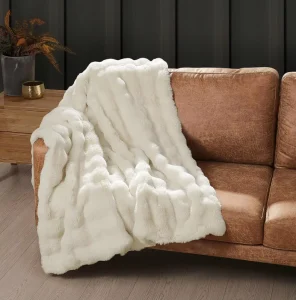 White Rabbit Faux Fur Bed Blankets Sofa Couch White Custom Faux Fur Throw Bed Blanket for Winter Thick Bed Blankets