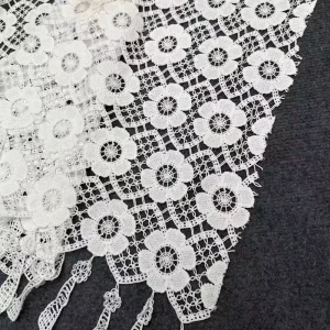 White Water Soluble Lace Fabric With Tassel Fringe Floral Hollow Out Lace Trim for Wedding Dress Curtain Table Runner