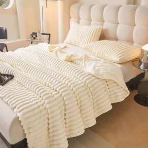 Winter Soft Anti Static Rabbit Faux Fur Throw Blanket Eco Friendly 100% Polyester Bedding Decor for Fall Season Warm and Cozy
