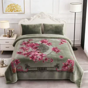 Winter Velvet Solid Pattern Knitted Polyester Material Korean Style Raschel Fleece Throw Blanket