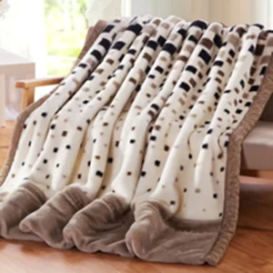 Winter Warm Raschel Blanket Soft Thick Flannel with Solid Pattern Knitted Technique for Winter Use